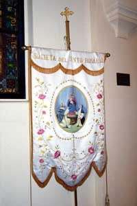 Banner for Society "Our Lady of the Rosary" = Stendardo della confraternita di Nostra Signora del Rosario.