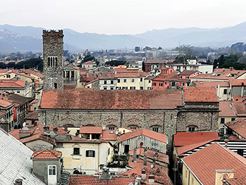 Sarzana-Pieve con campanile