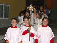 Inizia la processione