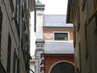 La meridiana sul lato mare della Chiesa di San Giovanni