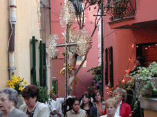 La processione verso la Chiesa (foto Magrone)