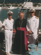 S.E.Mons. Alberto Maria Careggio, Vescovo di Chiavari, alla sua sinistra l'Ammiraglio Raimondo Pollastini. Alla destra il  Capitano di Vascello Alberto Venzi