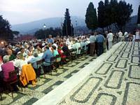 Una grande tavolata sul Sagrato di S.Sabina, a base di piatti tipici locali, conclude la bellissima serata
