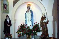 Side Altar: Blessed Virgin Mary, our Mother of sorrous. St. Anthony / Altare laterale: Beata Vergine Maria, Madre delle pene. S. Antonio.