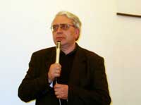 Il Parroco di S.Sabina, Arciprete Don Enzo Frisino.