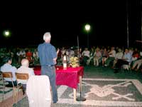 La serata si  svolta sul Sagrato di S.Sabina in ciottoli di mare