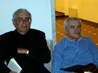 Don Enzo Frisino con Francesco Dario Rossi, autore di due "ciottoli" tra cui il primo "Sagrato di Luce"