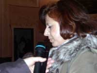 Danila Olivieri lelle una poesia in dialetto genovese sul Presepio