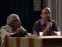 I proff. Francesco Dario Rossi e Sergio Audano che tiene la conferenza.