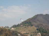 L'intervento di spegnimento sul monte San Rocco