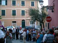 Viene ora inaugurato il monumento "frantoio"
