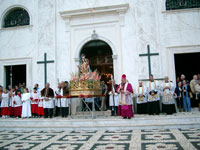 S.E. Mons. Tanasini tiene l'omelia