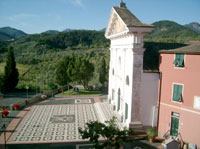 Il sagrato di S.Sabina  stato inaugurato il 21 giugno 1998, dopo un anno di lavoro. Opera dell'artista Giacobbe Salvatore su progetto dell'Arch.Tonini. 